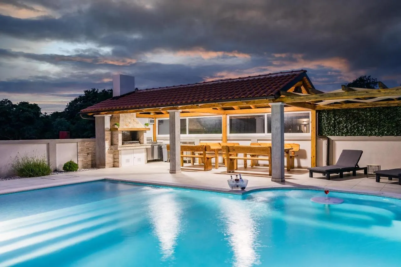 Villa Hacienda Del Campo Pula