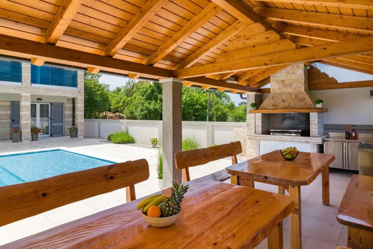 Hacienda Del Campo Pula Villa
