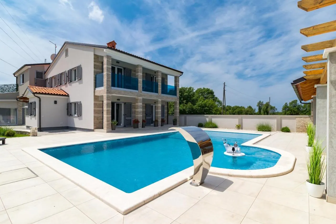 Hacienda Del Campo Pula 0*,  Croatia